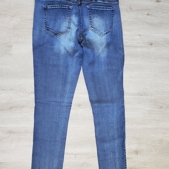 Jeans - Picture 3 of 4